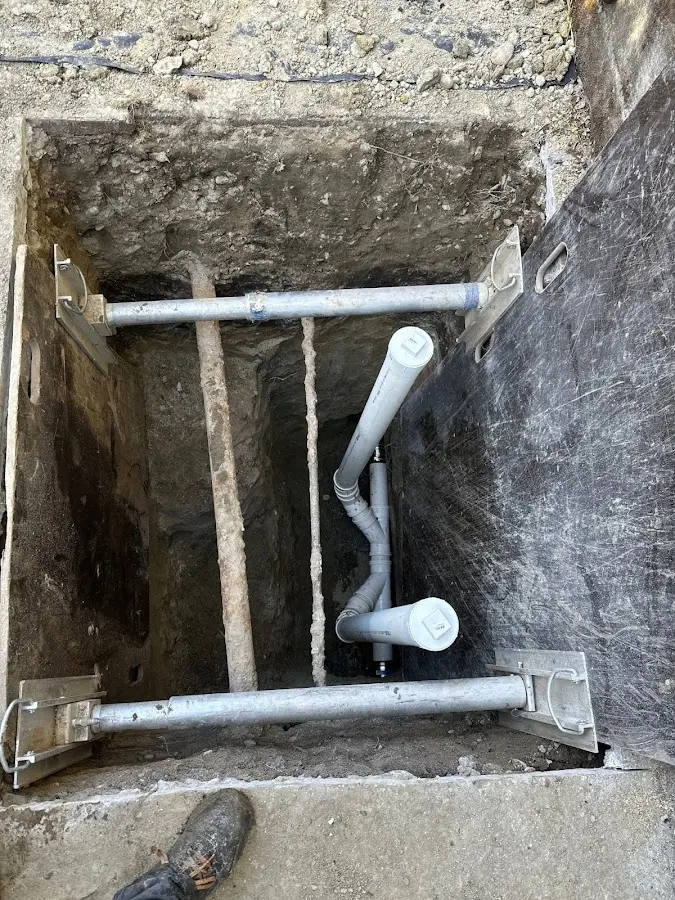Experienced plumber completing Drain Cleaning work in Donna